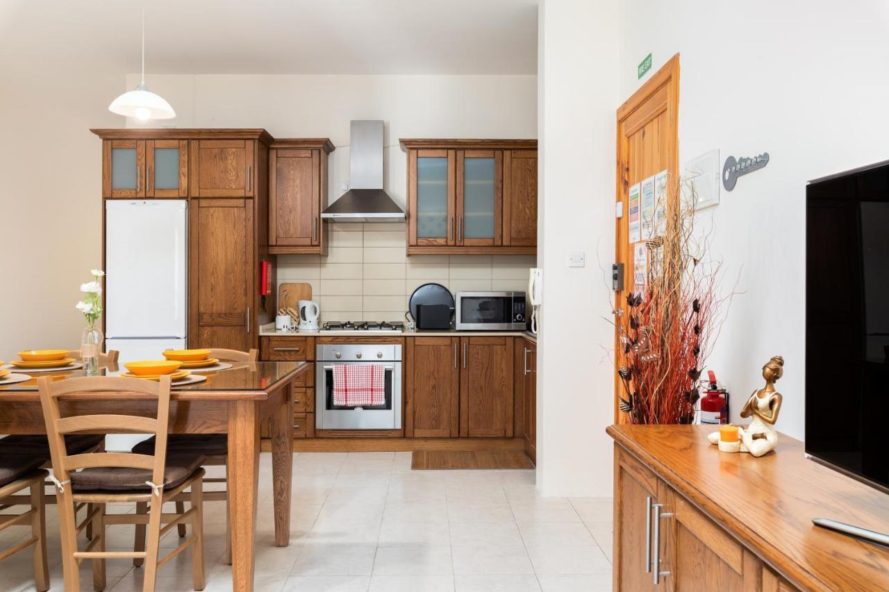 Spacious, Bright & Cosy 2 Bedroom 2 Bathroom Apartment - Msida Uni Heights Bagian luar foto