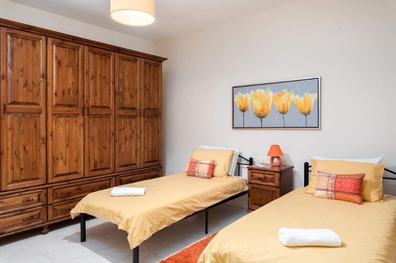Spacious, Bright & Cosy 2 Bedroom 2 Bathroom Apartment - Msida Uni Heights Bagian luar foto